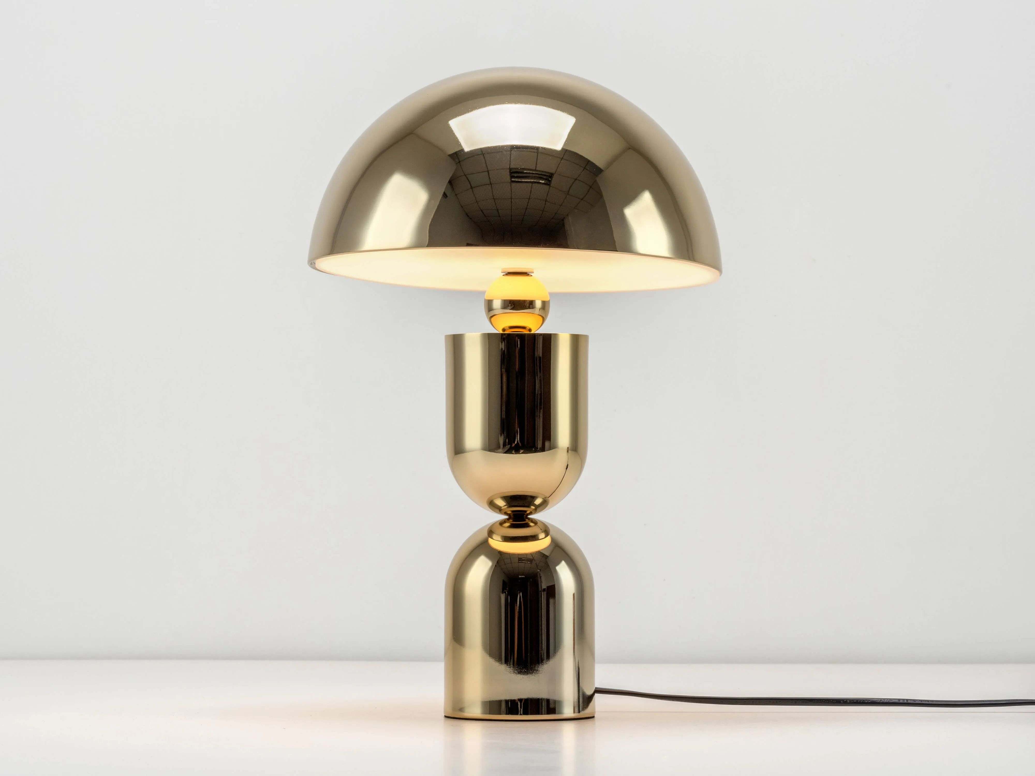 Brass mushroom dome table lamp